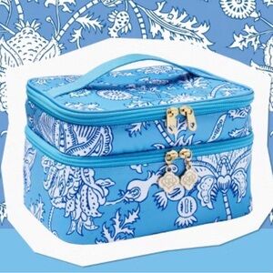 Roller Rabbit x Target Floral Vines Soft Sided Vanity Case Blue NWT